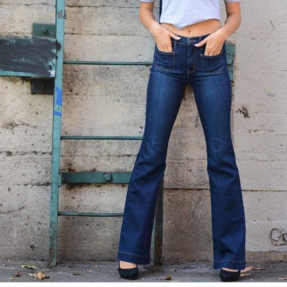 American Eagle light wash vintage flare jeans (Sz. 4) - Picture 1 of 10